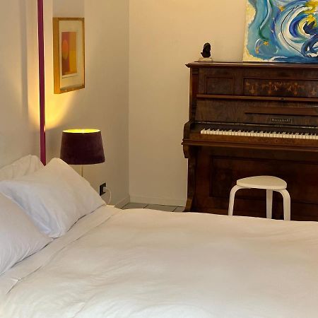 Vicool Apartments - Centro Storico Napoli Luaran gambar