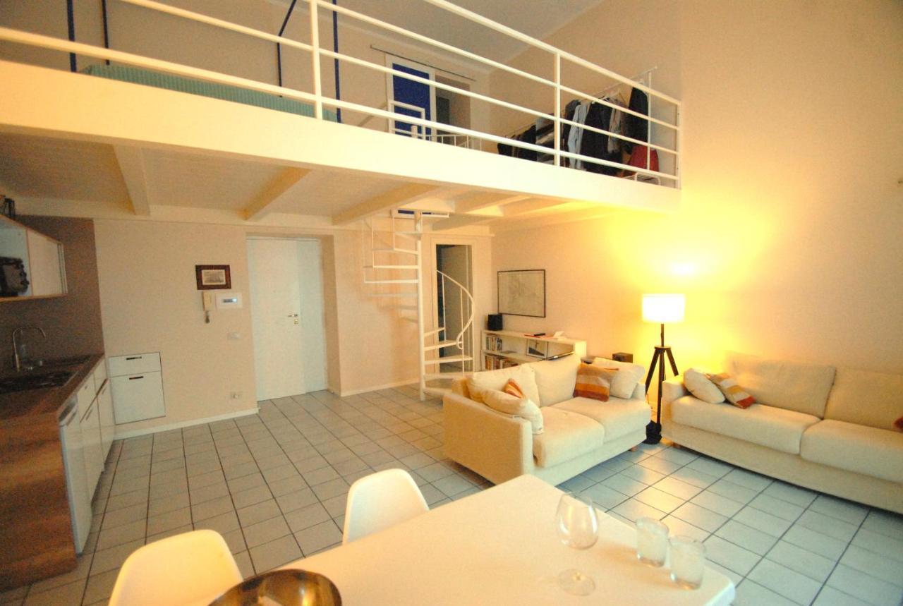 Vicool Apartments - Centro Storico Napoli Luaran gambar