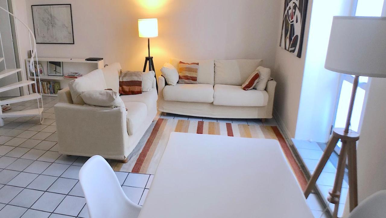 Vicool Apartments - Centro Storico Napoli Luaran gambar
