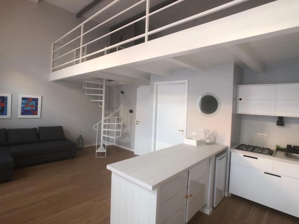 Vicool Apartments - Centro Storico Napoli Luaran gambar