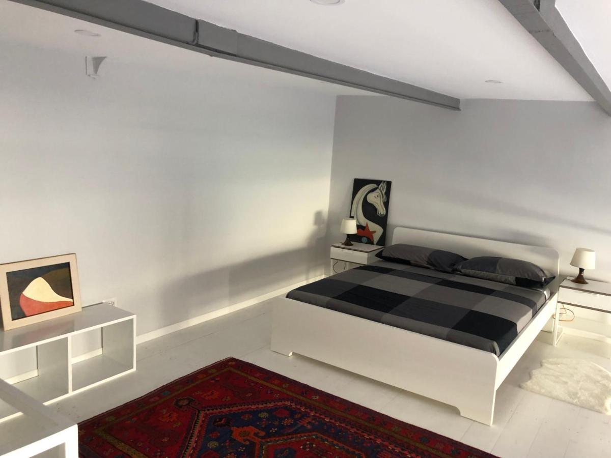 Vicool Apartments - Centro Storico Napoli Luaran gambar