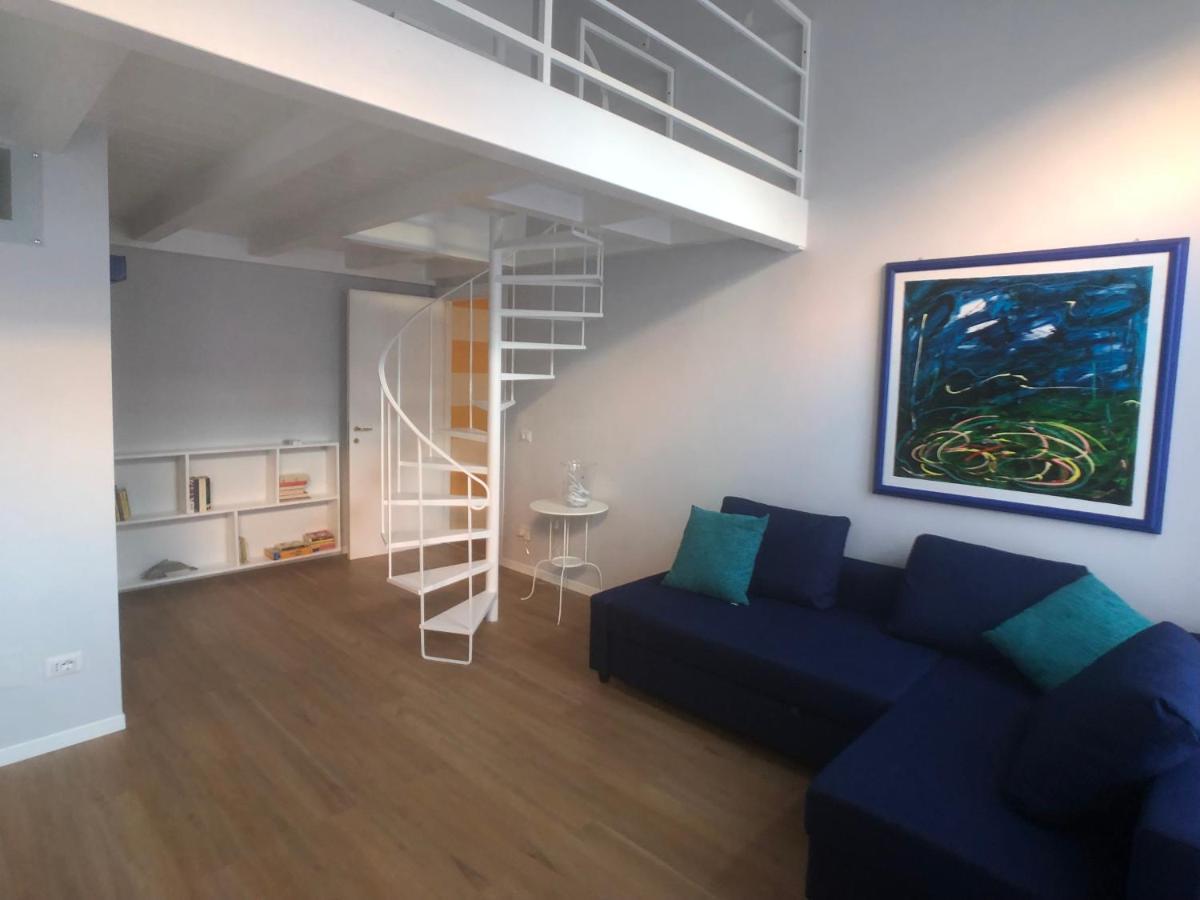 Vicool Apartments - Centro Storico Napoli Luaran gambar