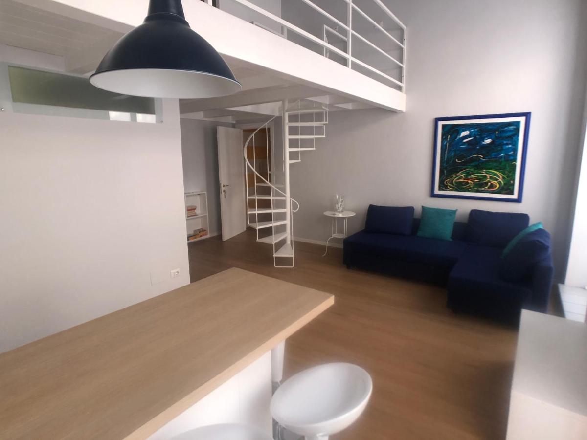 Vicool Apartments - Centro Storico Napoli Luaran gambar
