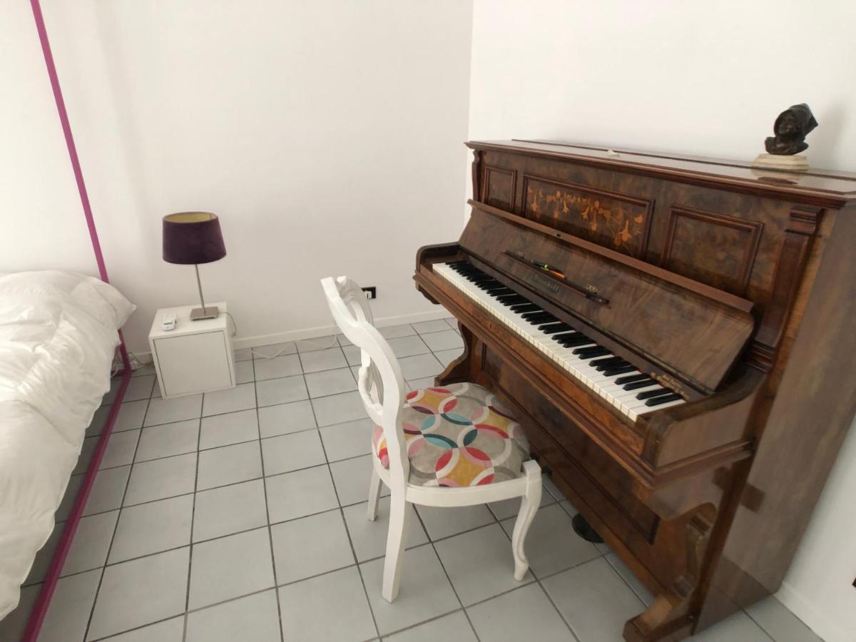 Vicool Apartments - Centro Storico Napoli Luaran gambar