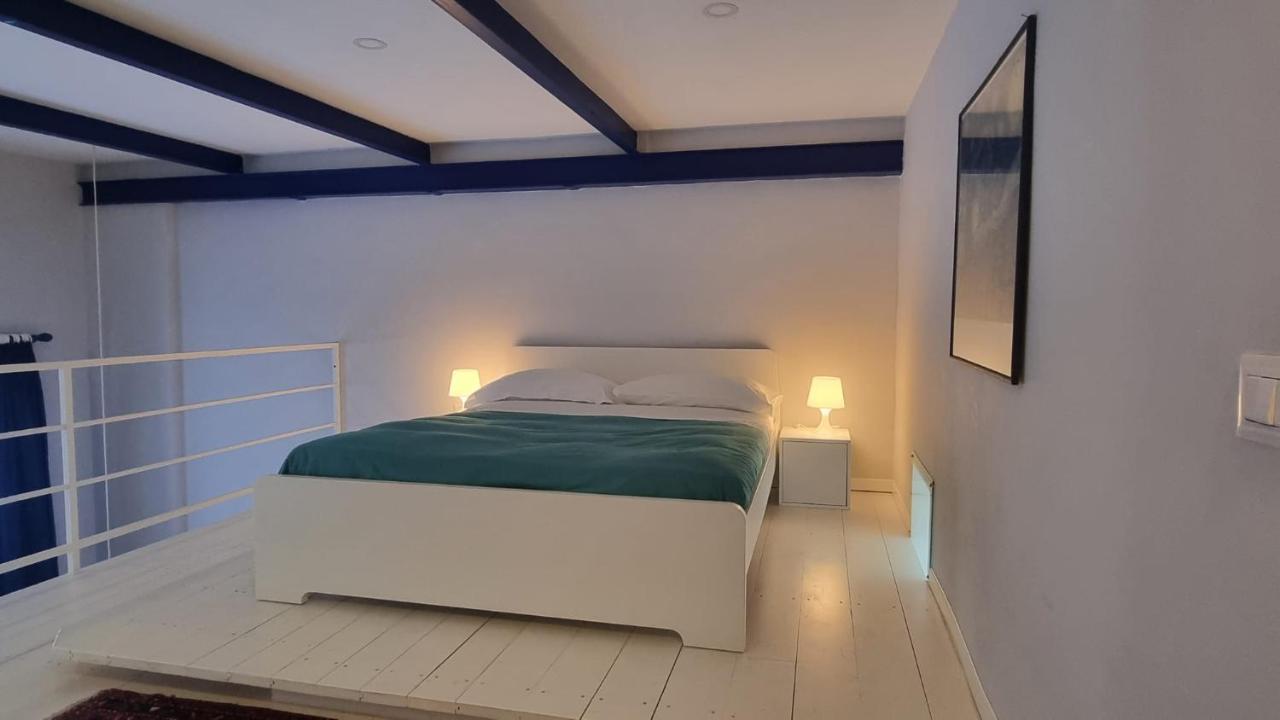Vicool Apartments - Centro Storico Napoli Luaran gambar