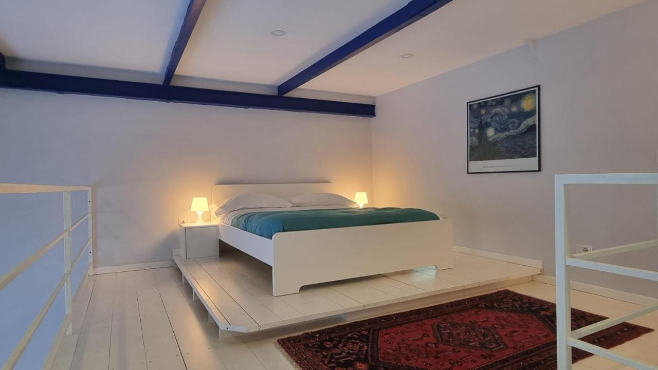 Vicool Apartments - Centro Storico Napoli Luaran gambar