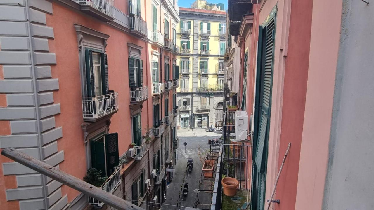 Vicool Apartments - Centro Storico Napoli Luaran gambar