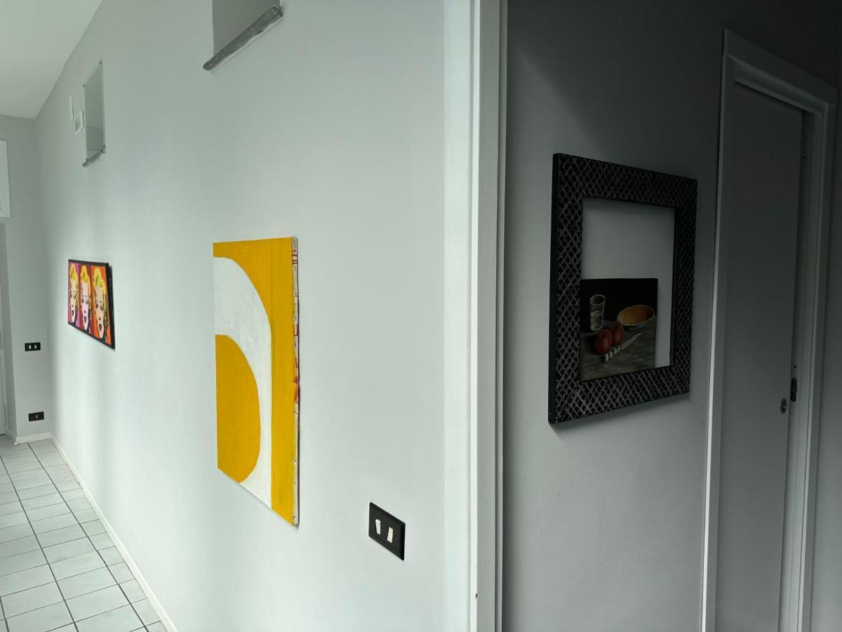Vicool Apartments - Centro Storico Napoli Luaran gambar
