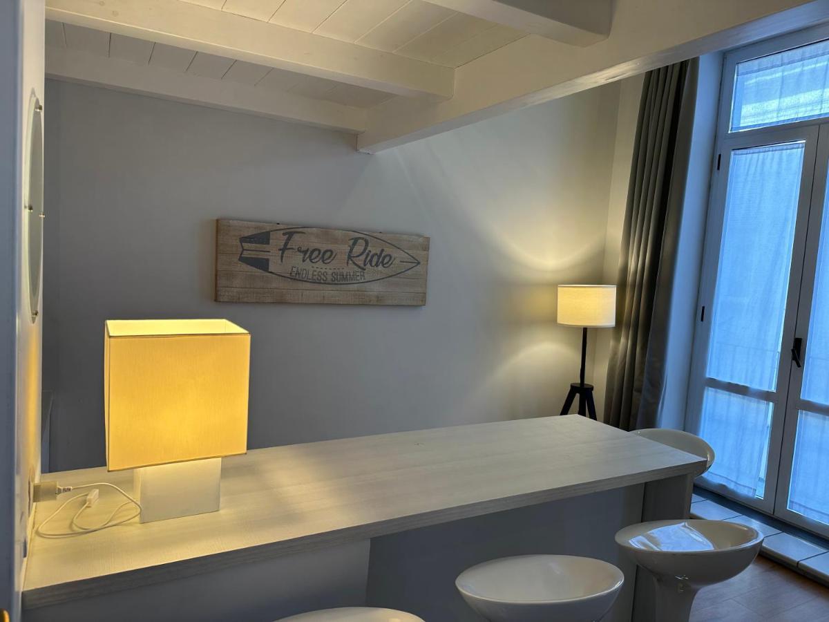 Vicool Apartments - Centro Storico Napoli Luaran gambar