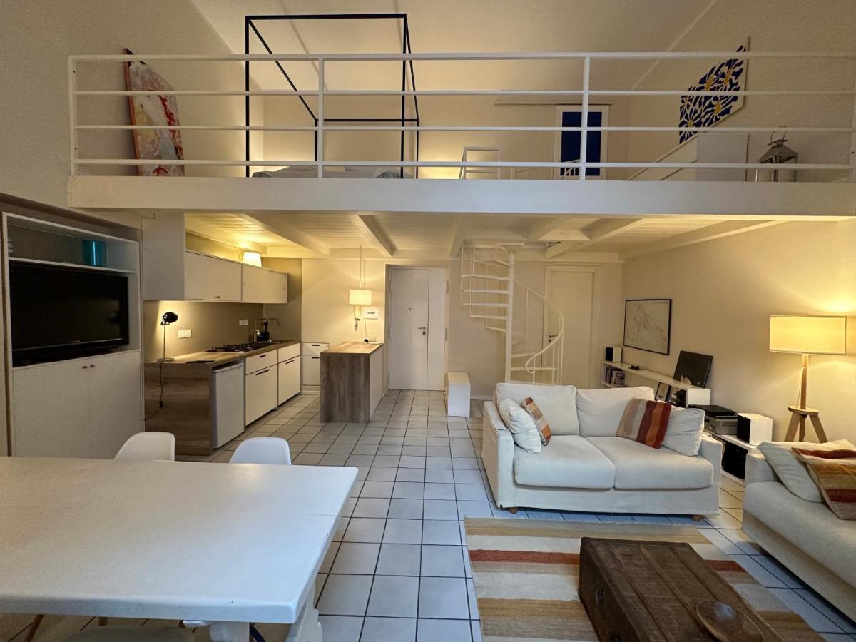 Vicool Apartments - Centro Storico Napoli Luaran gambar