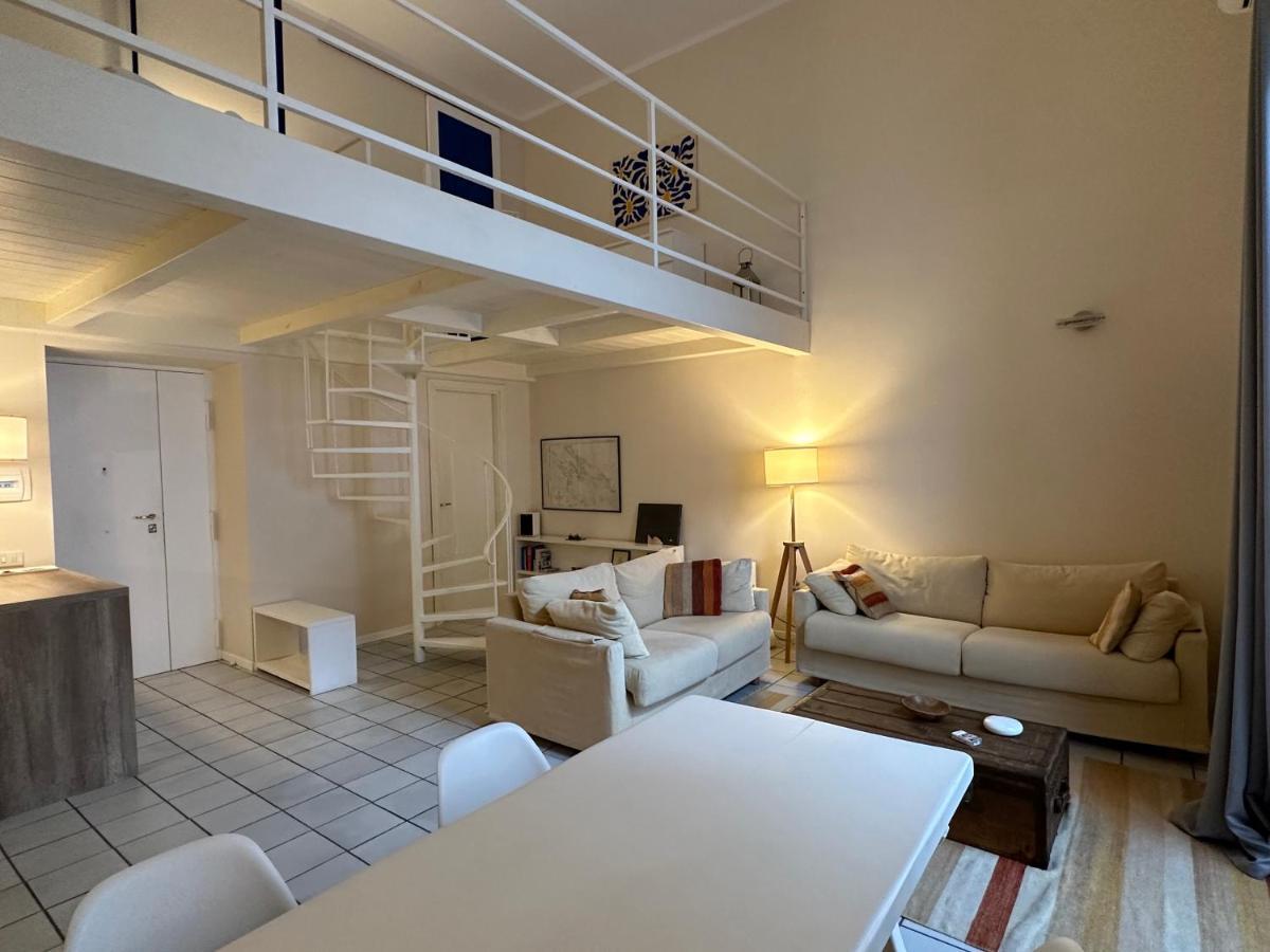 Vicool Apartments - Centro Storico Napoli Luaran gambar